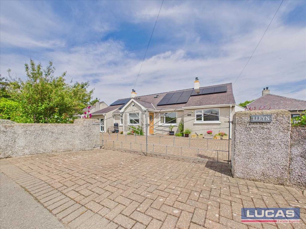 Property photo 3 of 33