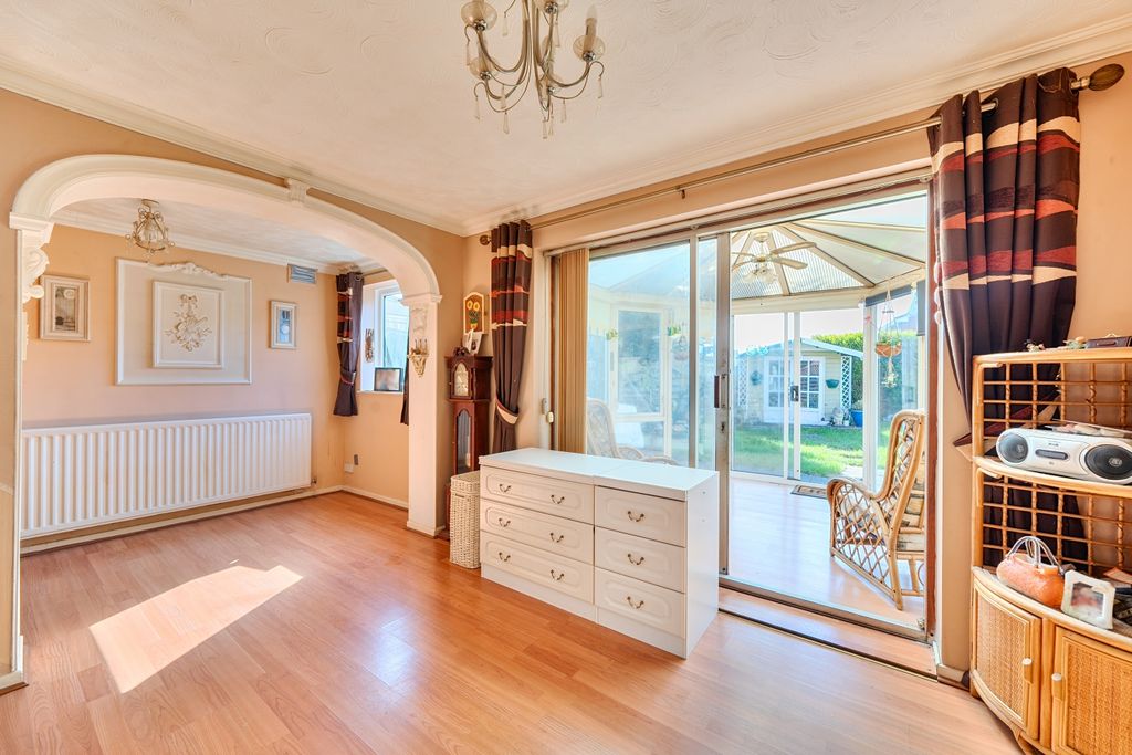 Property photo 3 of 12 1447245-3-69E89c8906842