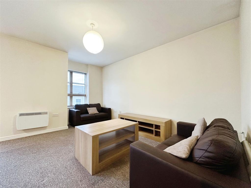 Property photo 2 of 9