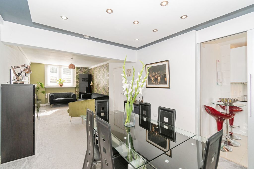 Property photo 3 of 15 Dining Room