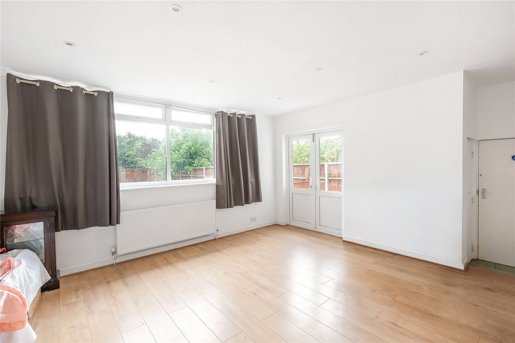 Property photo 3 of 15 Picture No. 05