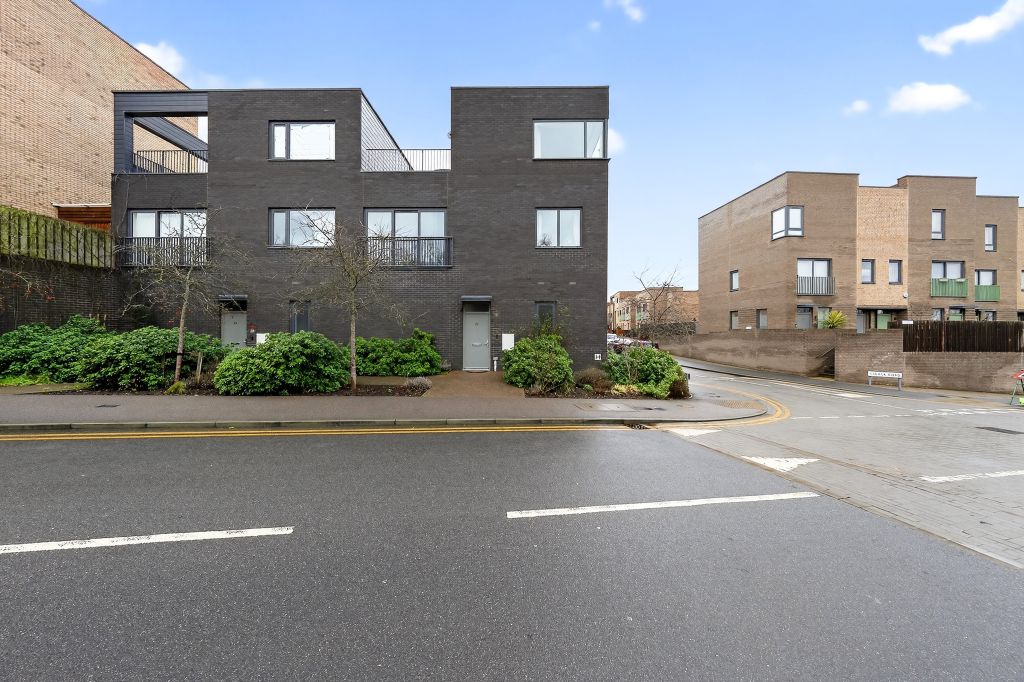 Property photo 1 of 20 Front View