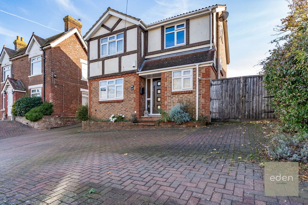 Property photo 1 of 28