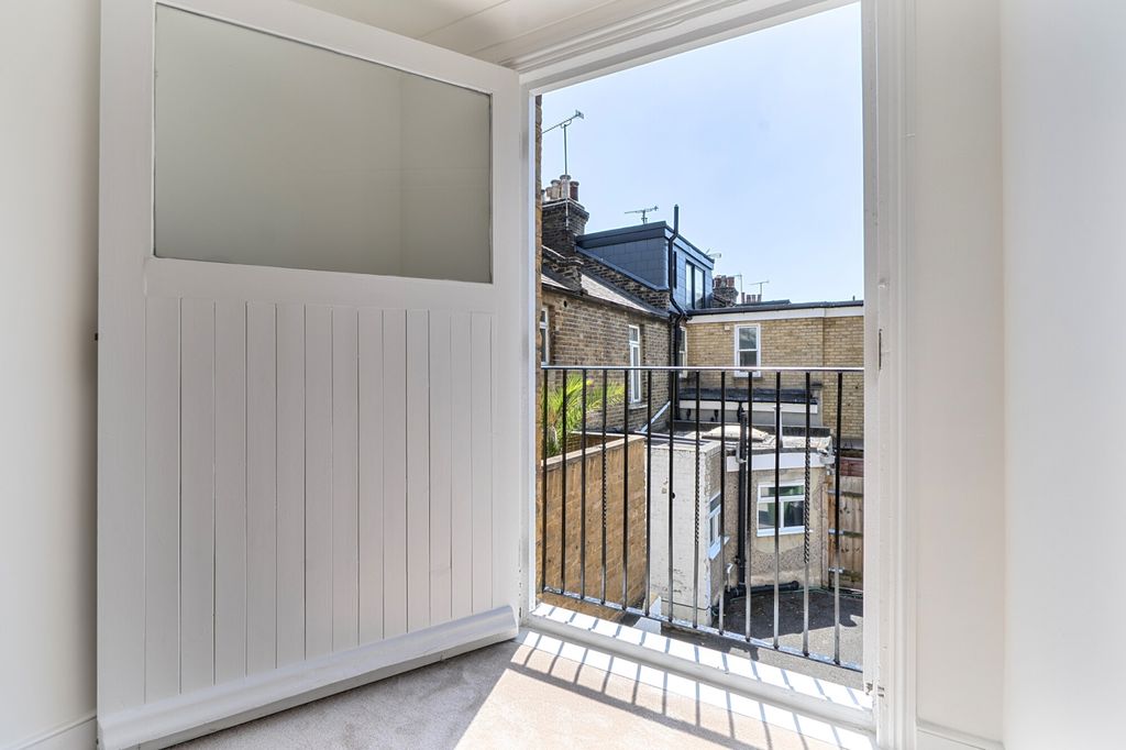 Property photo 3 of 18 1483063-12-6A3Bc4...