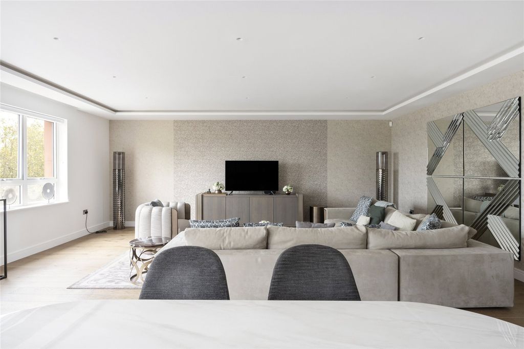 Property photo 2 of 12 Picture No. 02