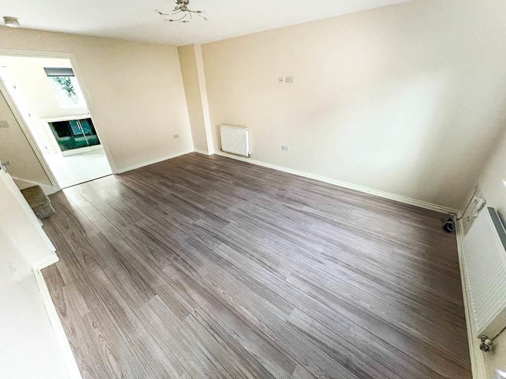 Property photo 2 of 12 Lounge