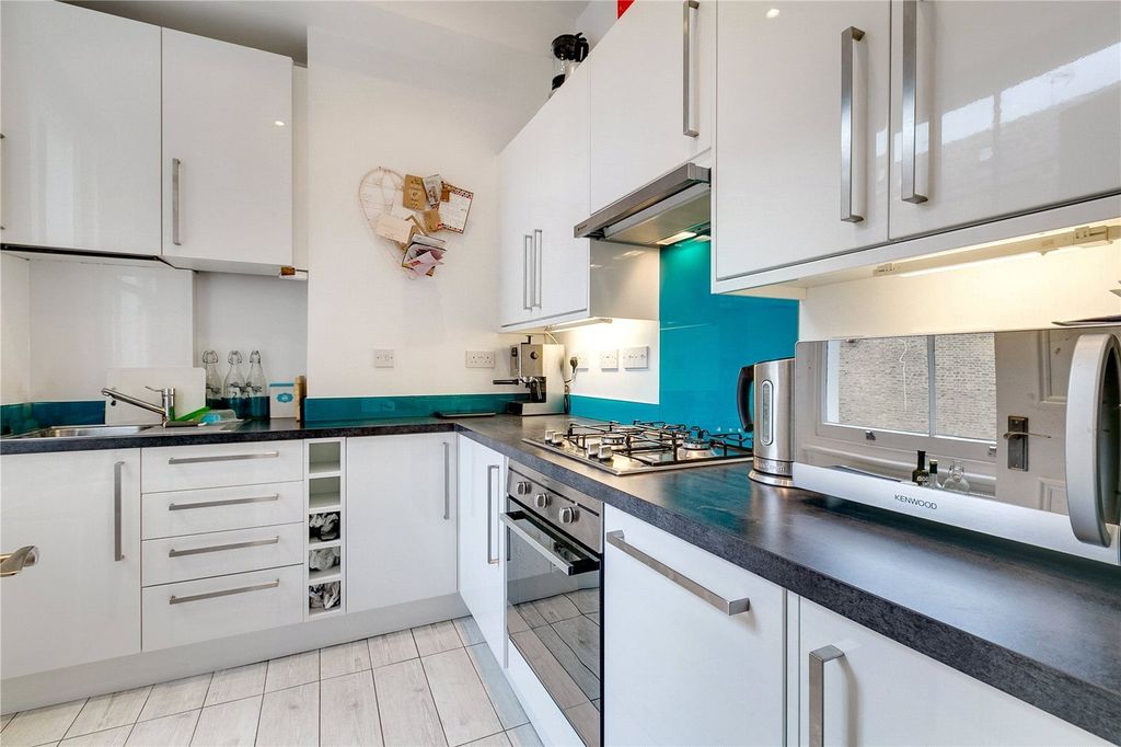 Property photo 2 of 6