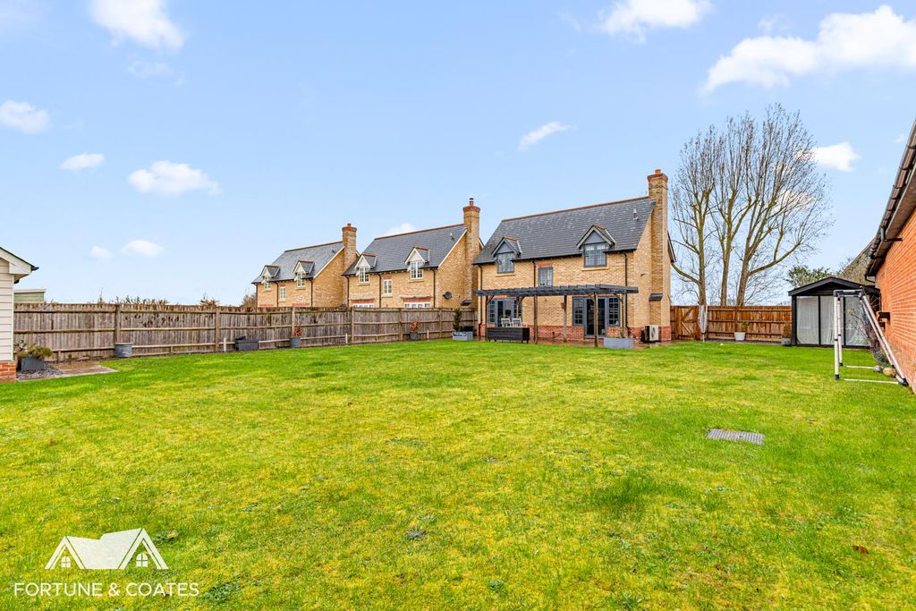 Property photo 2 of 26 Stonehallgrove_27.Jpg