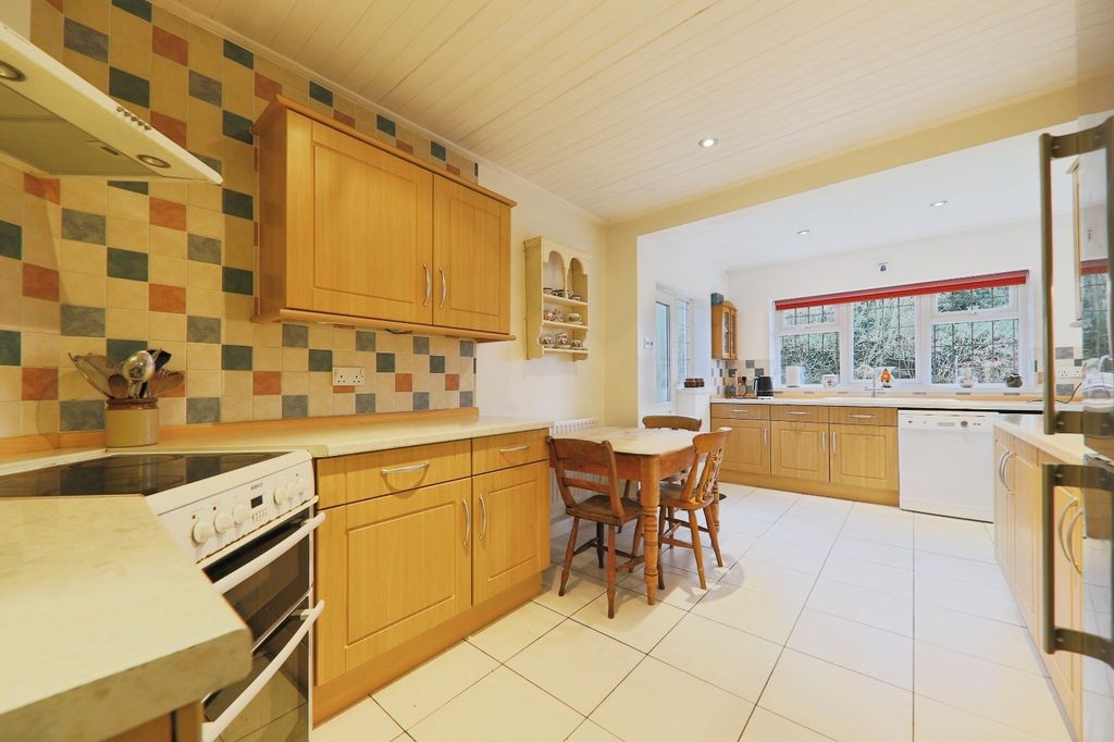 Property photo 3 of 16 4790606