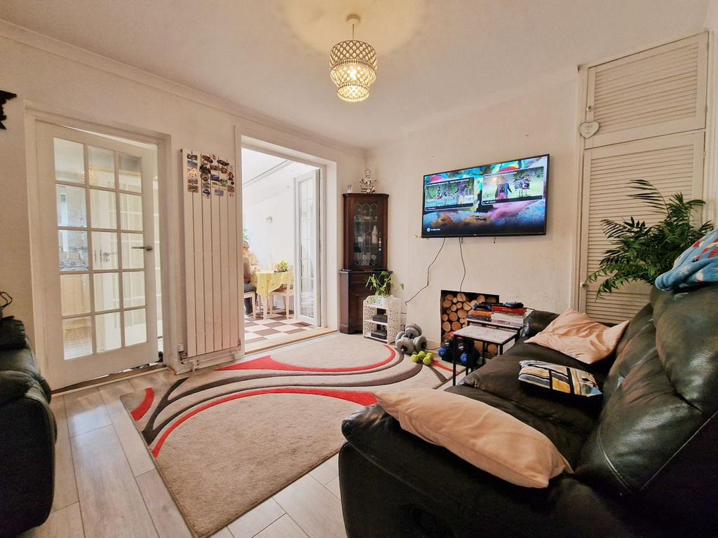 Property photo 2 of 19