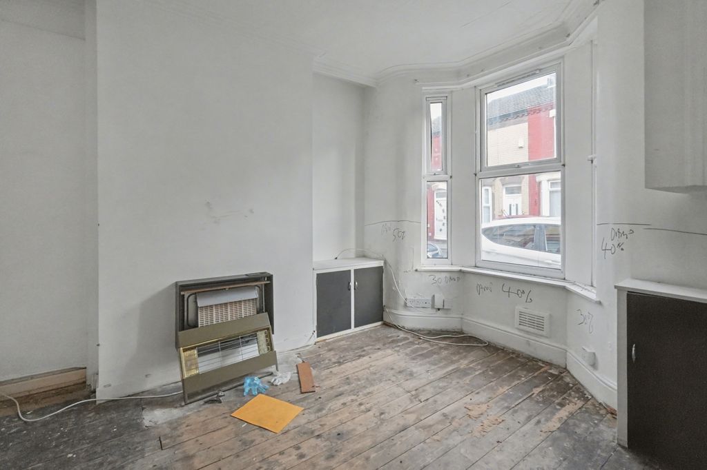 Property photo 2 of 18 15 Southgate Road, Liverpool L13 5Xy