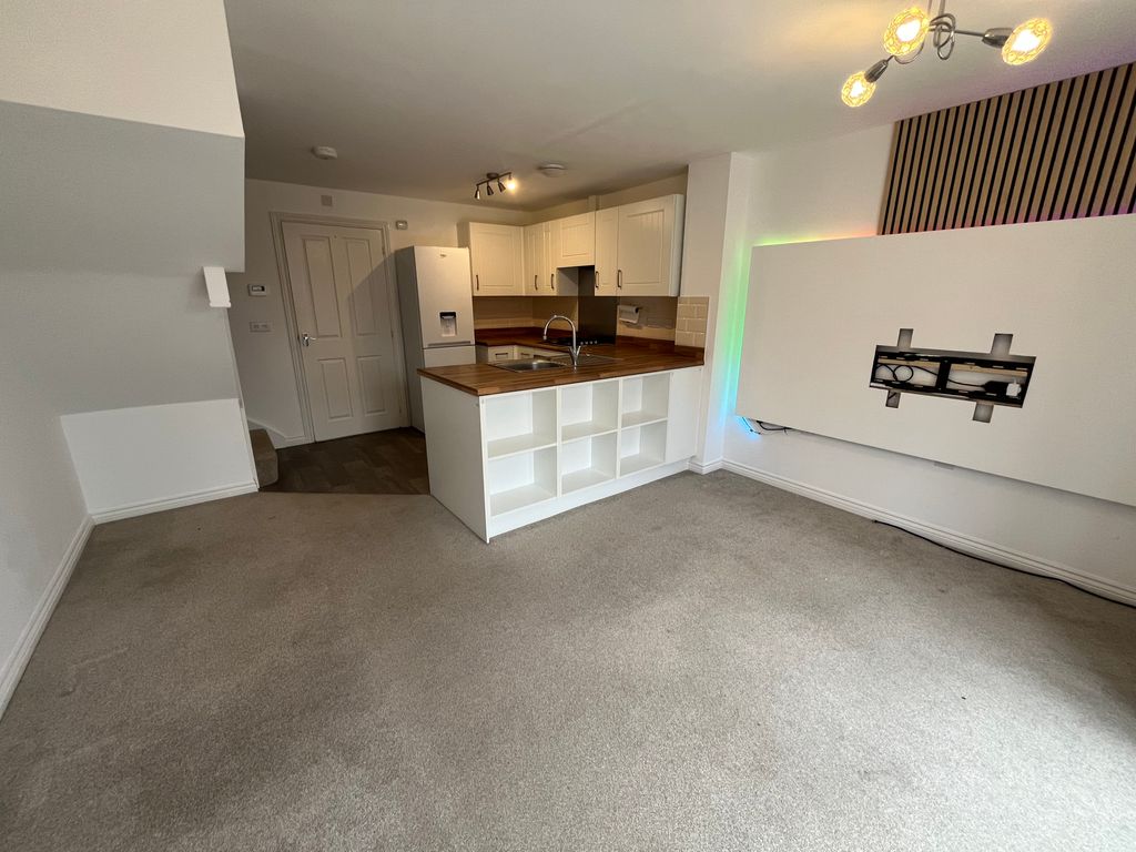 Property photo 2 of 13 Image