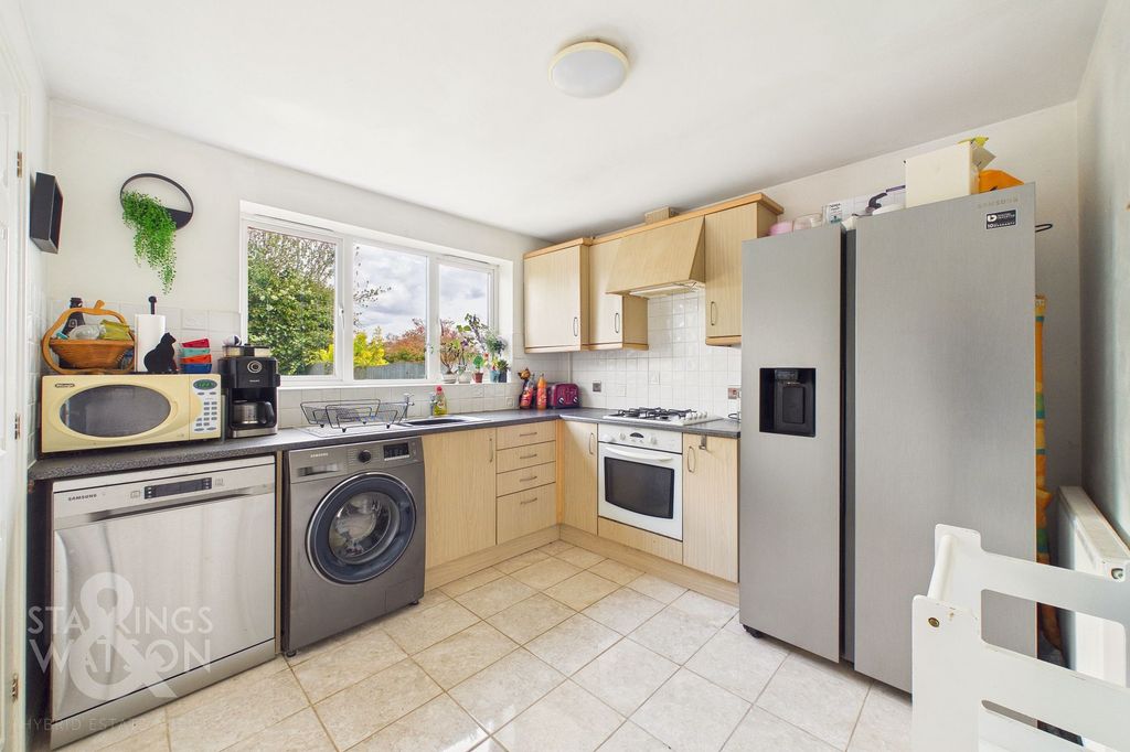 Property photo 3 of 25