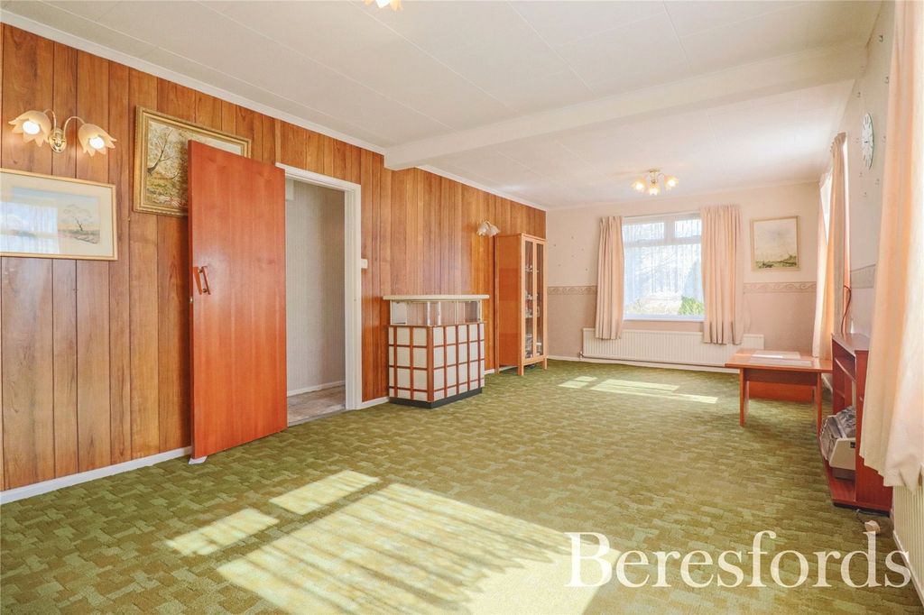 Property photo 3 of 18 3