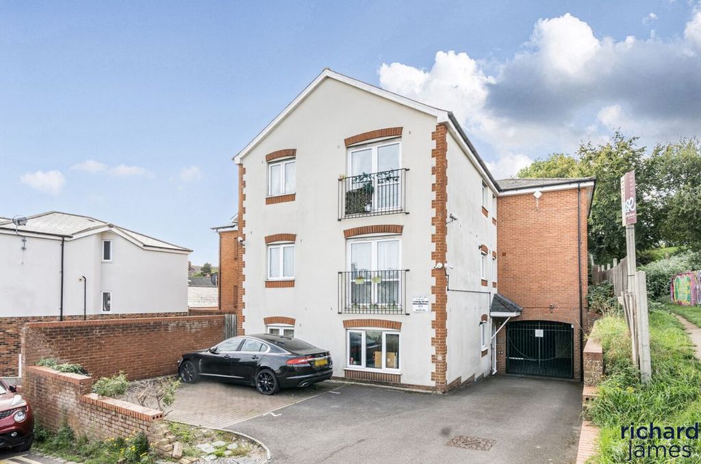 Property photo 1 of 12 3151146d9A1c4Becae0B284F6c977025