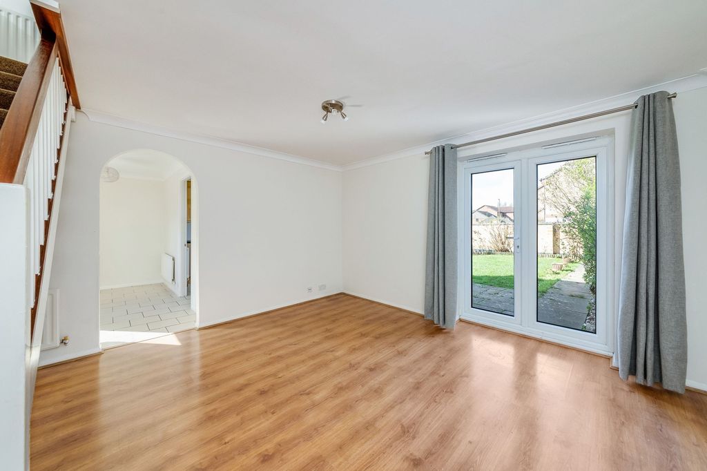 Property photo 3 of 16