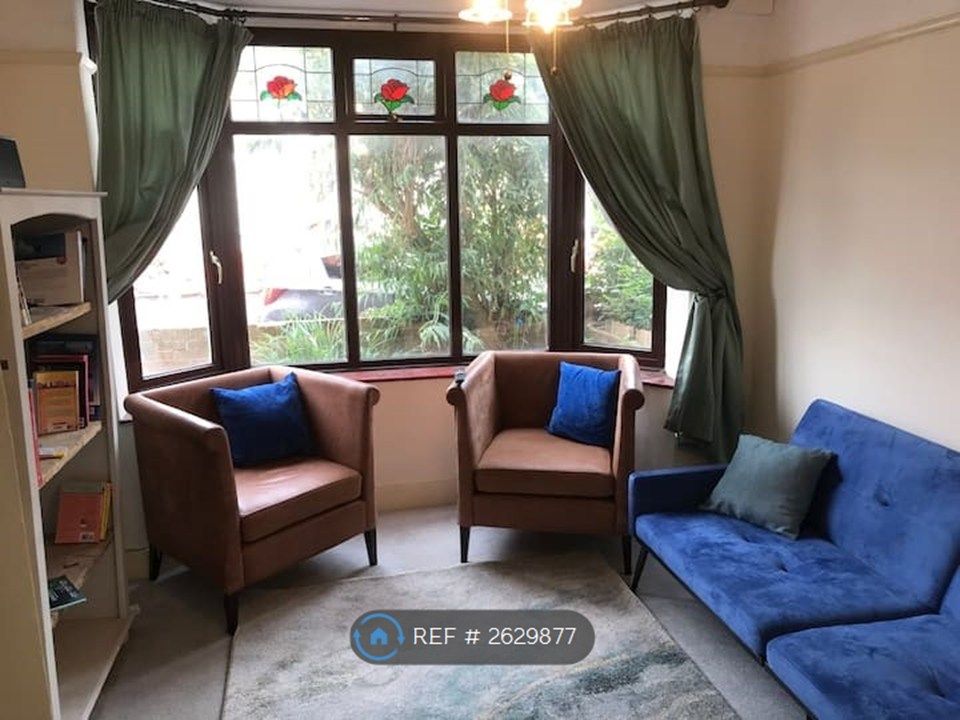Property photo 2 of 27