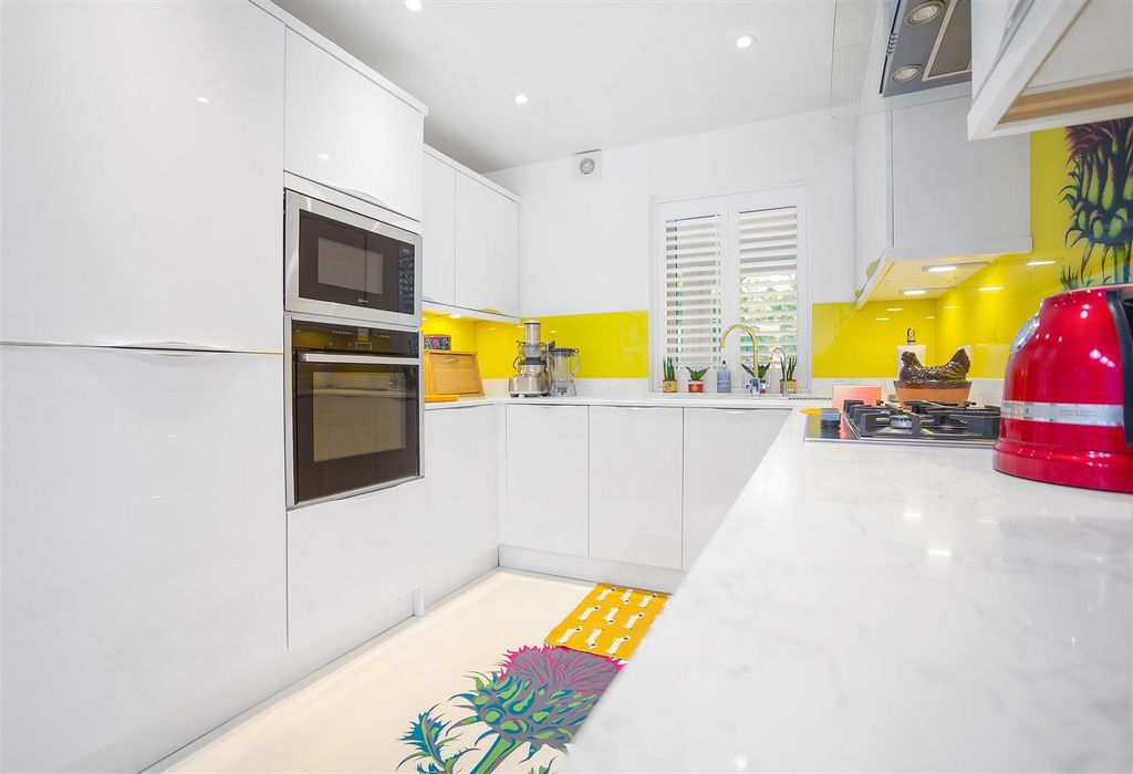 Property photo 2 of 15 Selby Road-13.Jpg