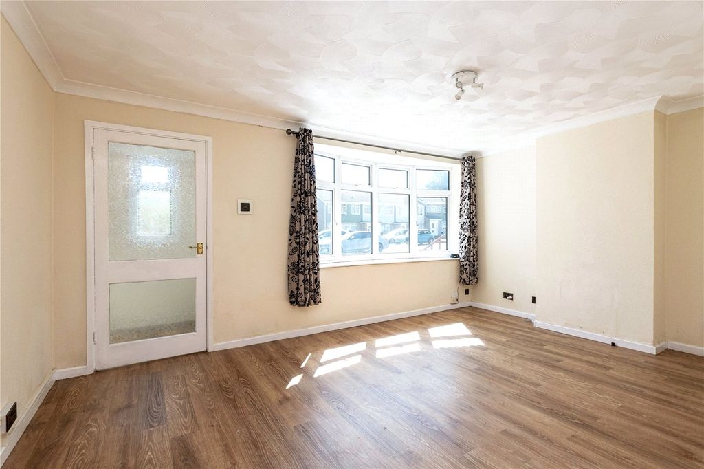Property photo 2 of 18 Picture No. 15
