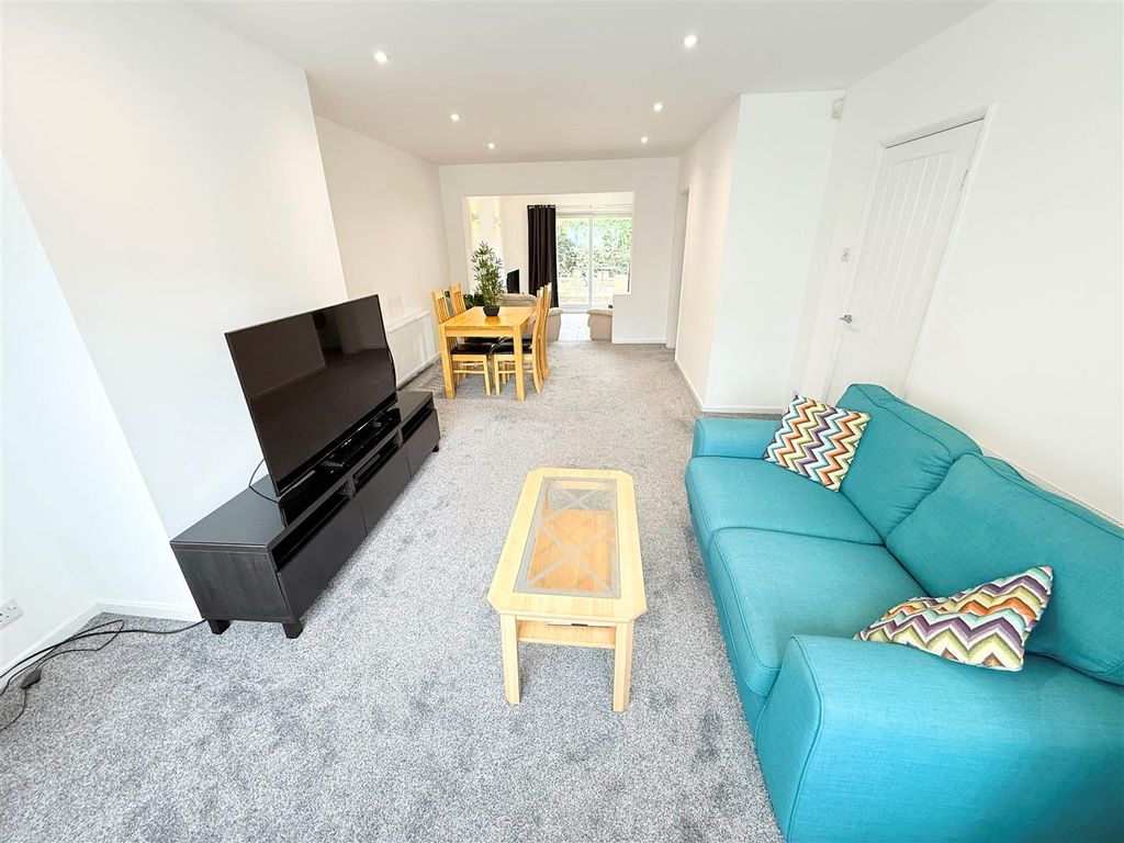 Property photo 3 of 18 Lounge/Dining Room