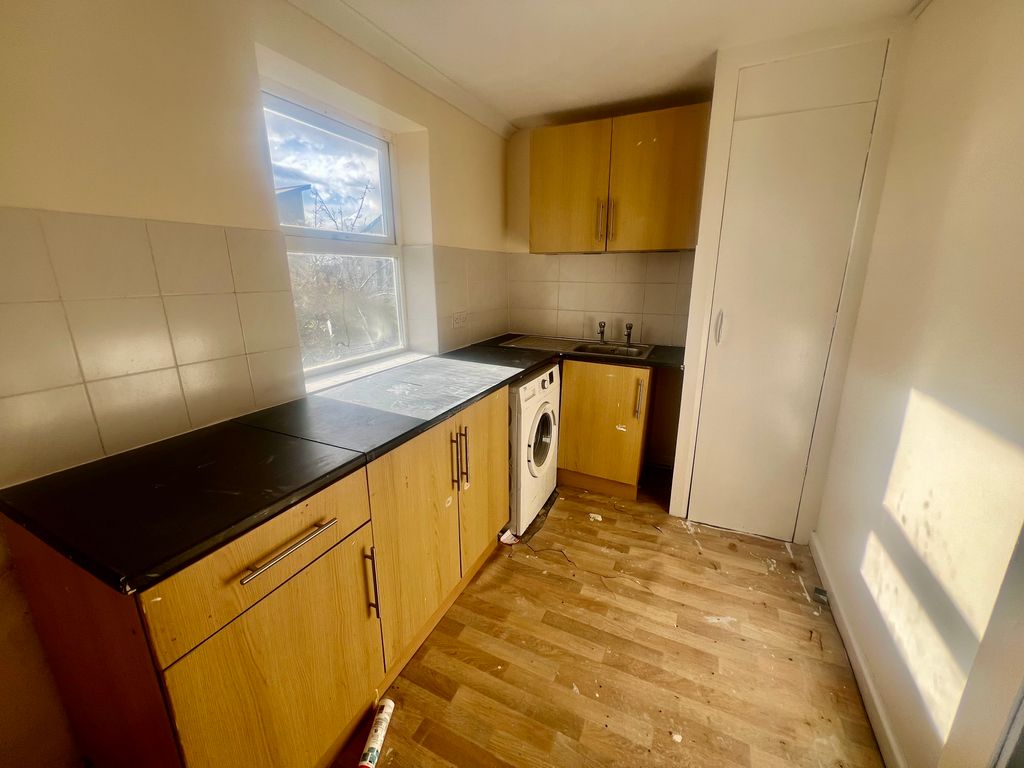 Property photo 1 of 2 Kitchen