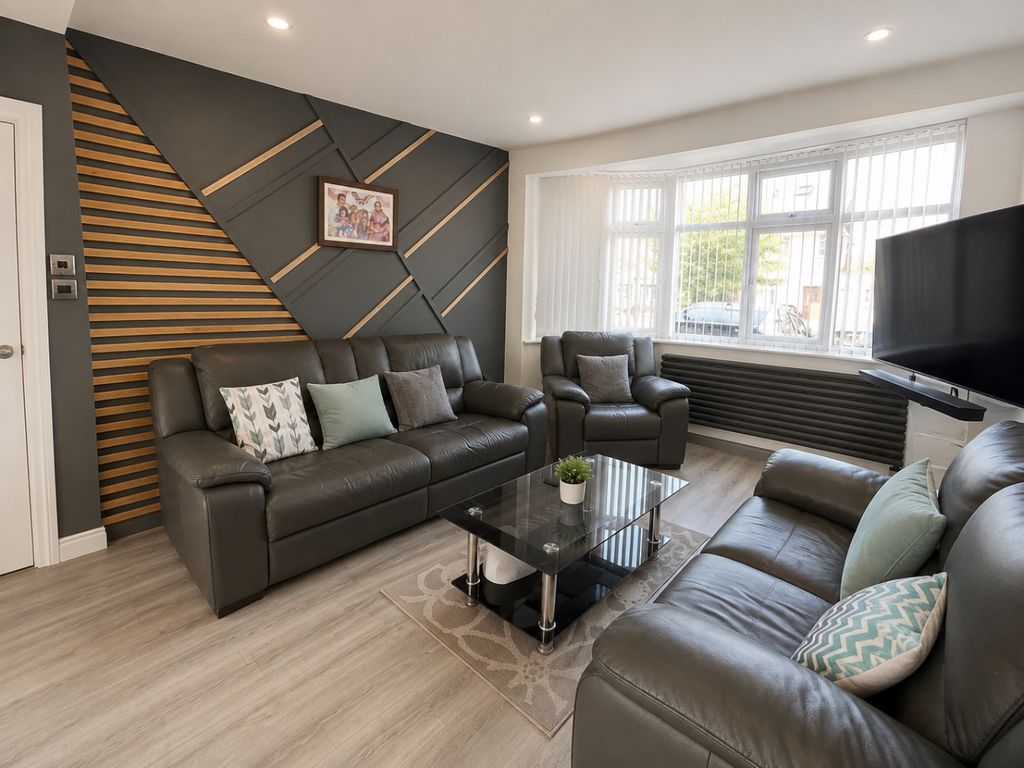 Property photo 2 of 15 5134471