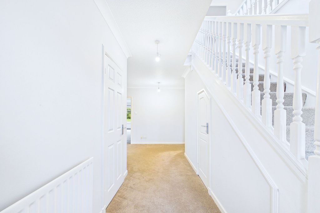 Property photo 2 of 30