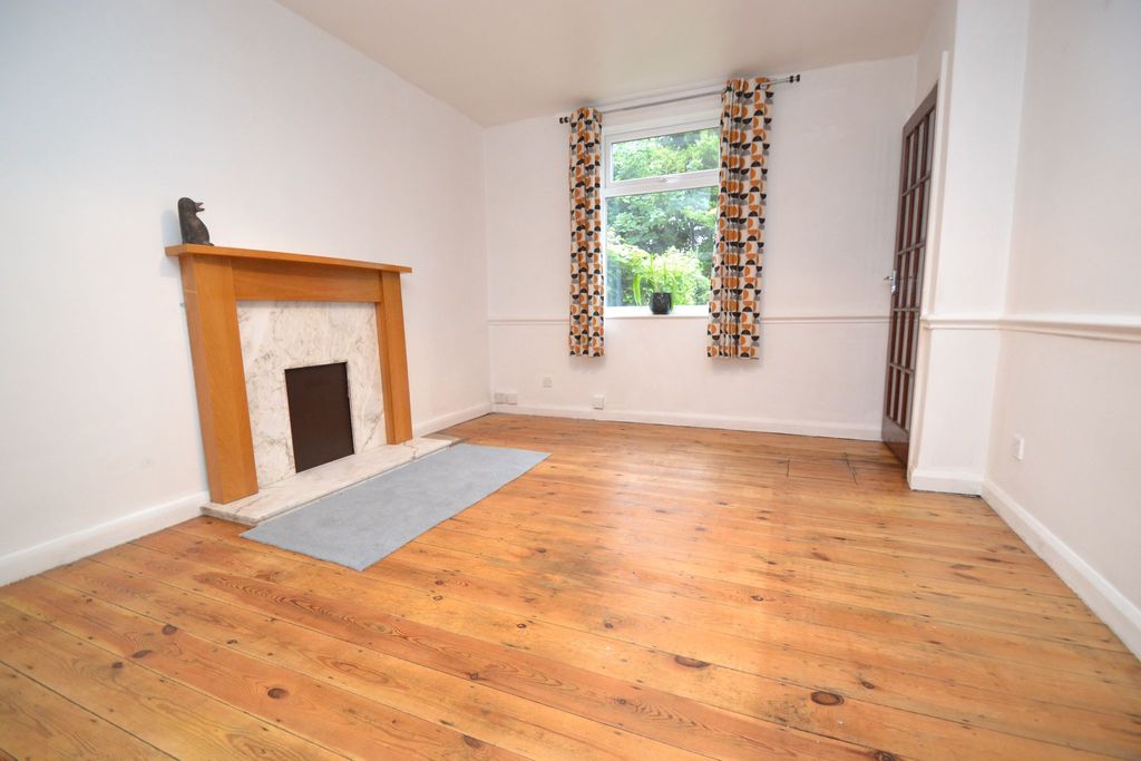 Property photo 3 of 13 Photograph 3