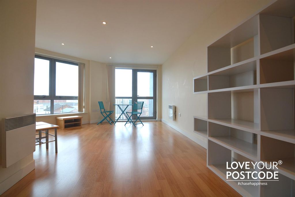 Property photo 2 of 8