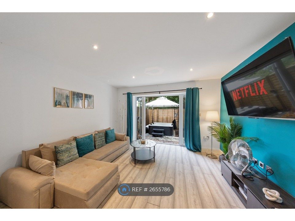 Property photo 2 of 26