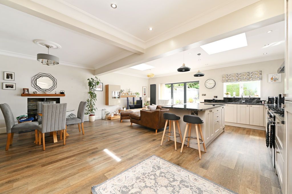 Property photo 1 of 33 Open Plan Dining Kitchen