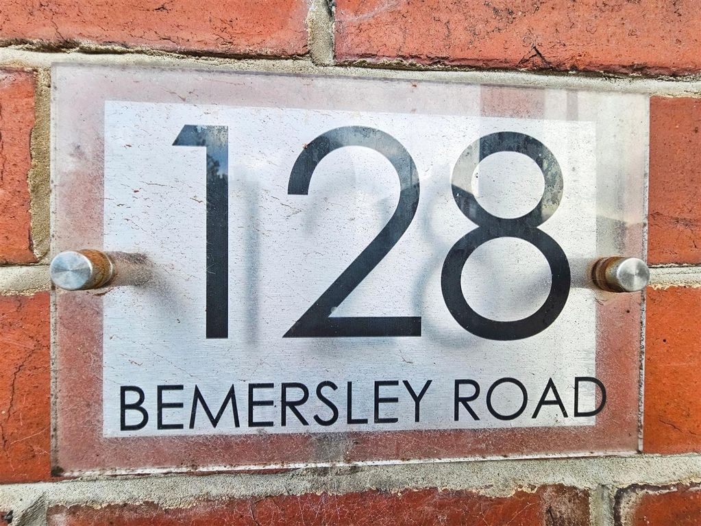 Property photo 3 of 44 9d61082F-20251202_143649.Jpg