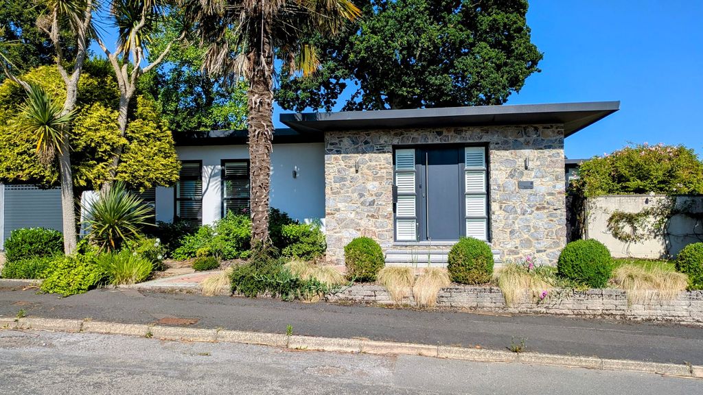 Property photo 1 of 34