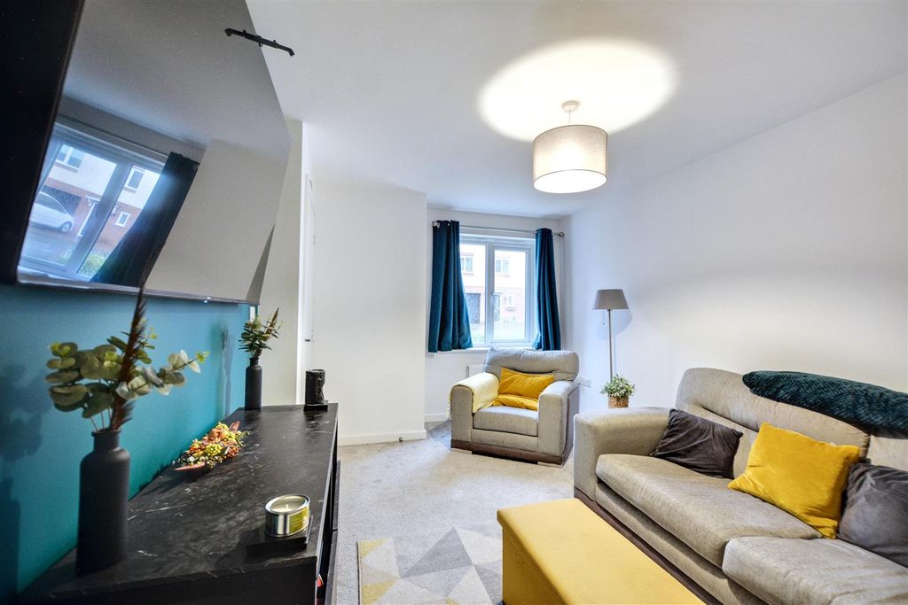 Property photo 2 of 19 Living Room