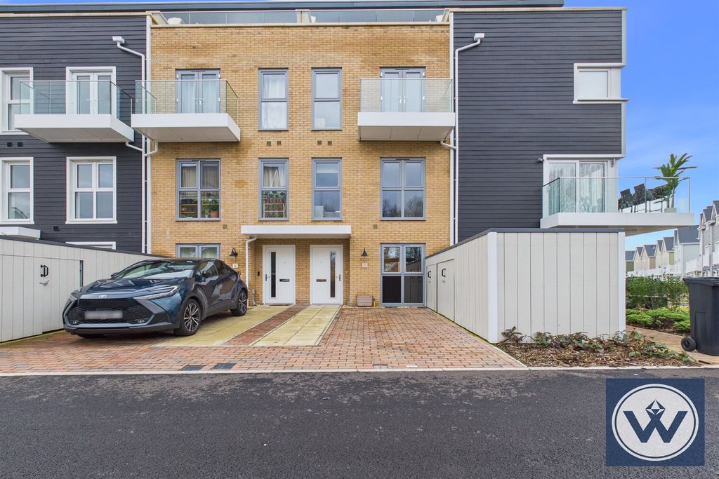 Property photo 1 of 38 (Main)