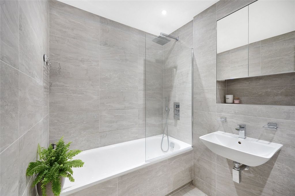 Property photo 3 of 16 Picture No. 11