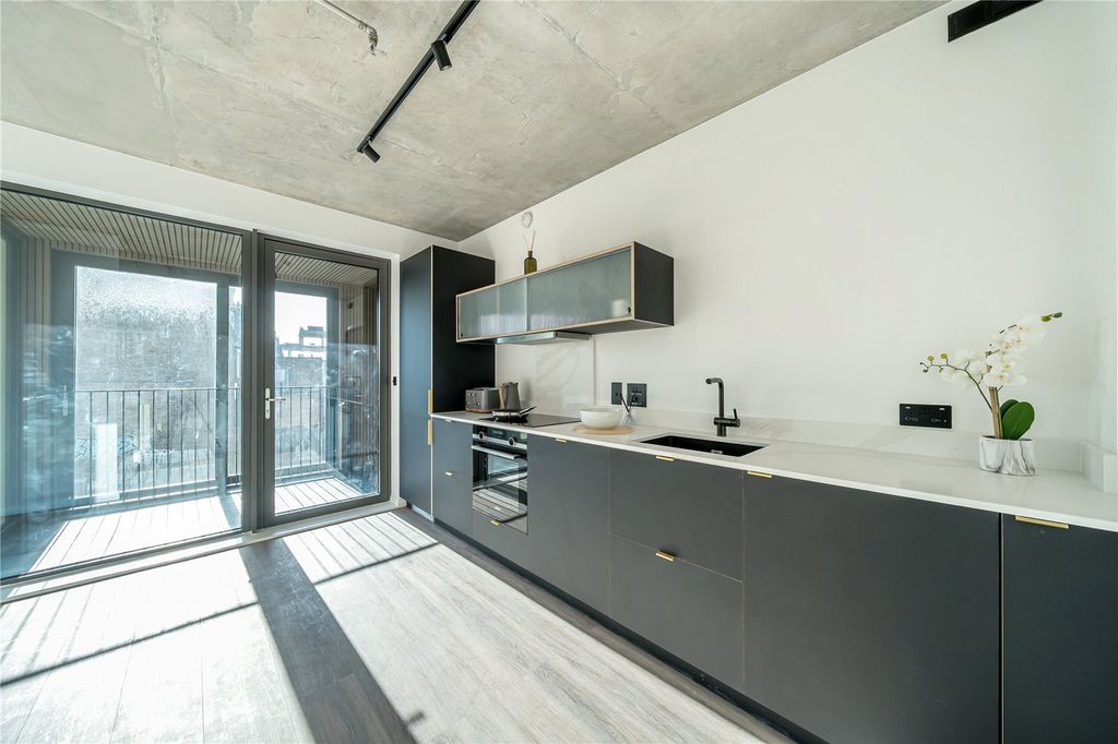 Property photo 3 of 8 Picture No. 09