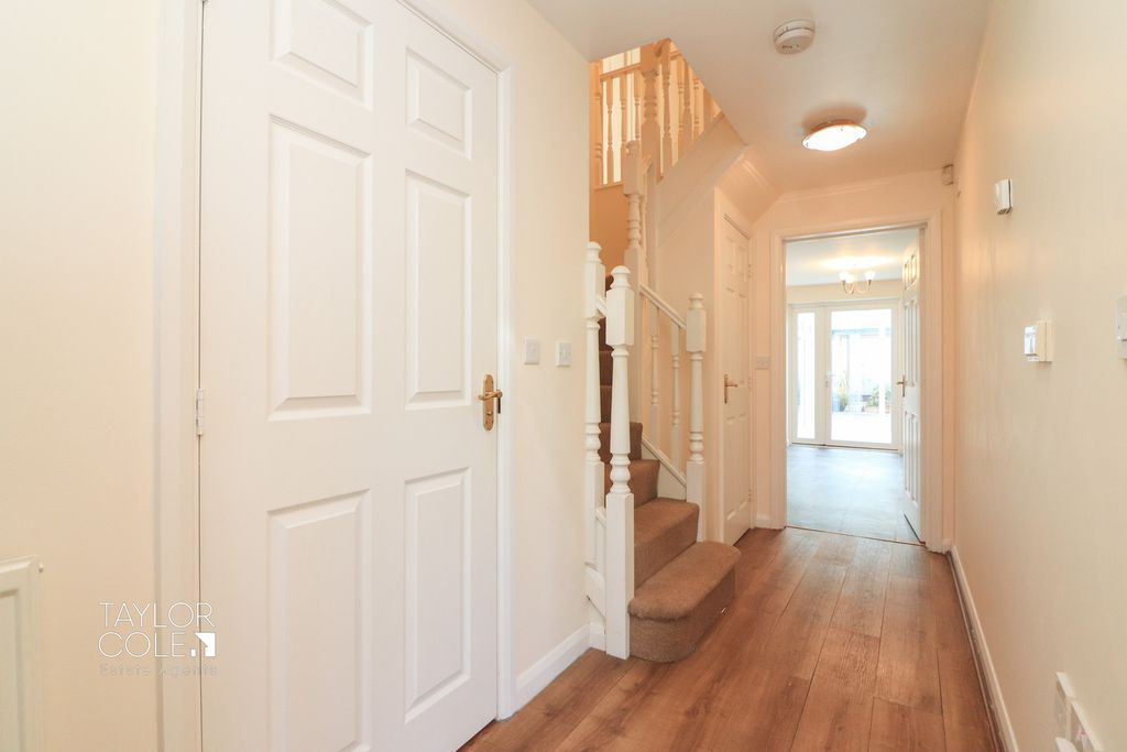 Property photo 3 of 28