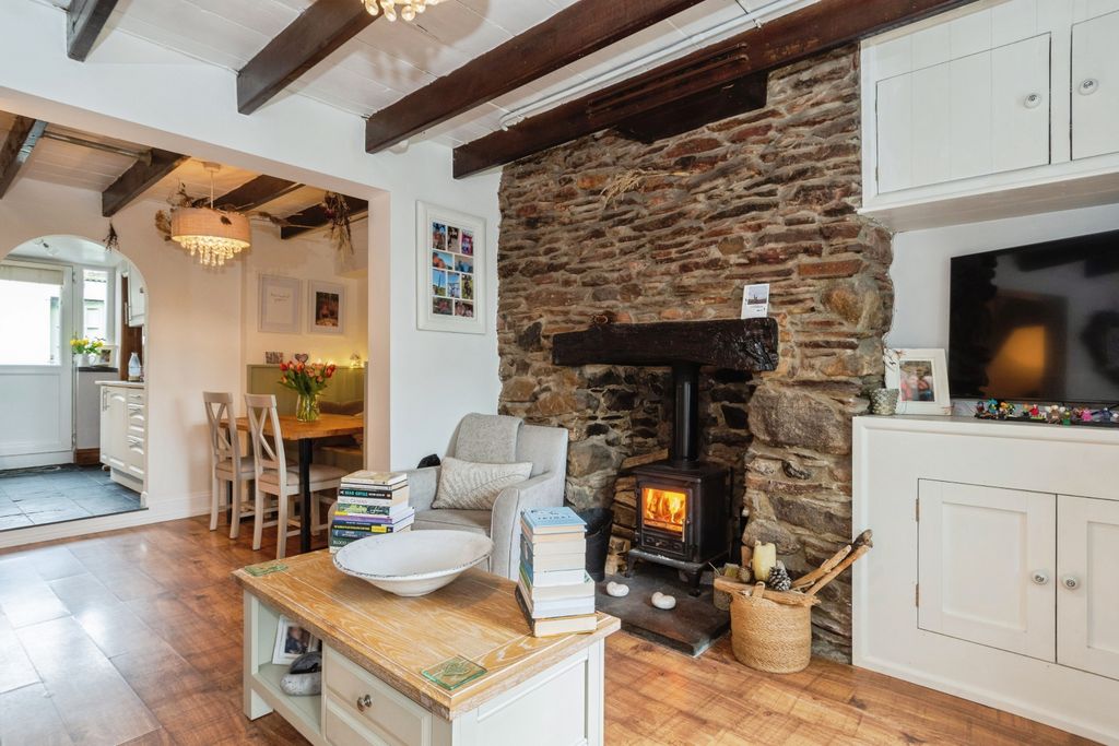 Property photo 2 of 20 Living Area