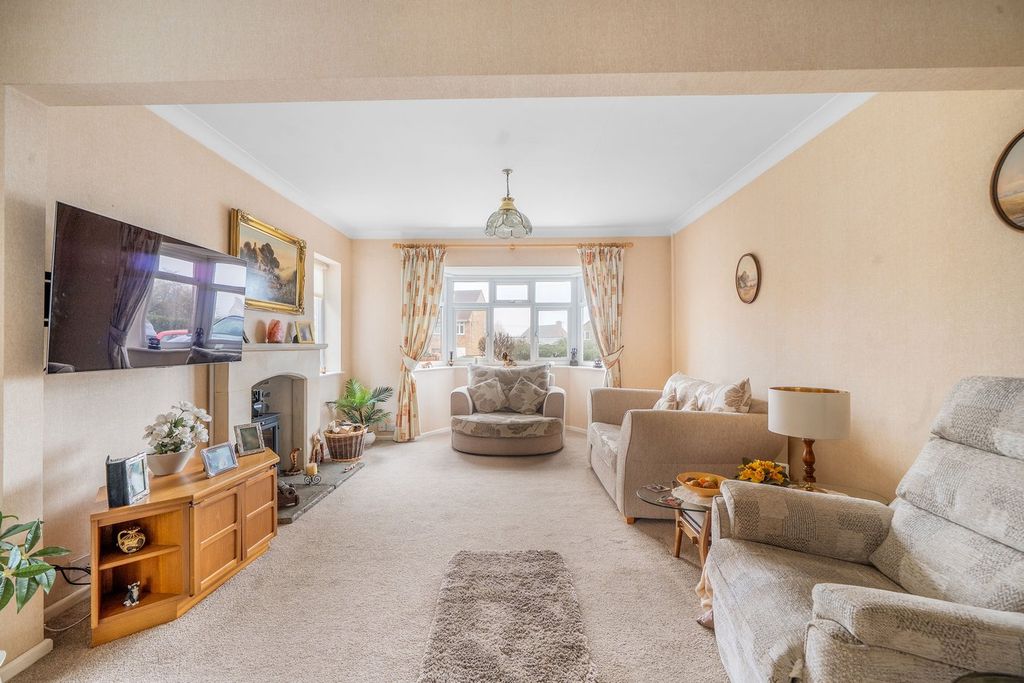 Property photo 3 of 19