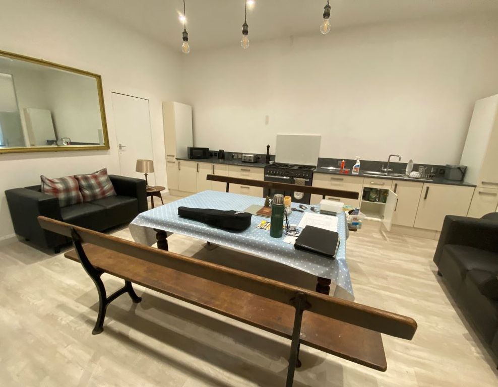 Property photo 3 of 7 Kitchen Diner