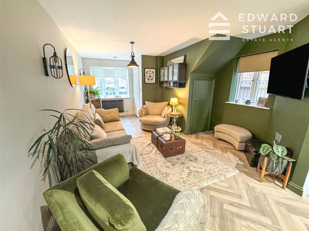 Property photo 2 of 19 Picture No. 12