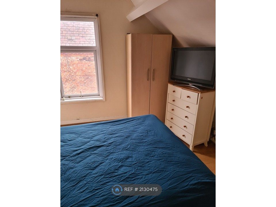 Property photo 2 of 9 Rear Bedroom