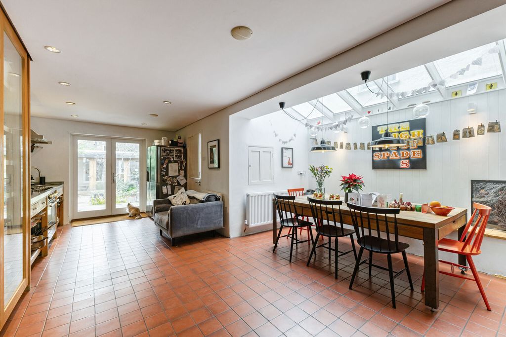 Property photo 3 of 22