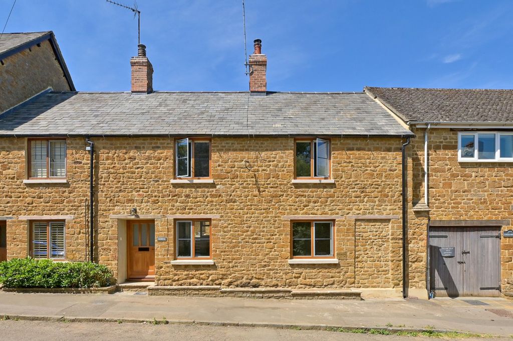 Property photo 1 of 9 Exterior