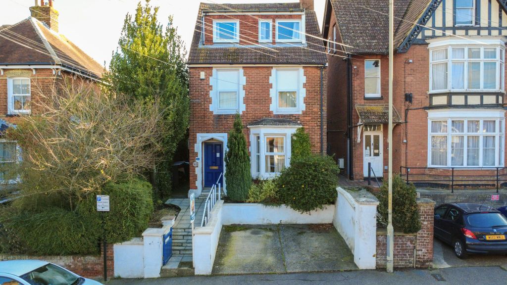 Property photo 1 of 37