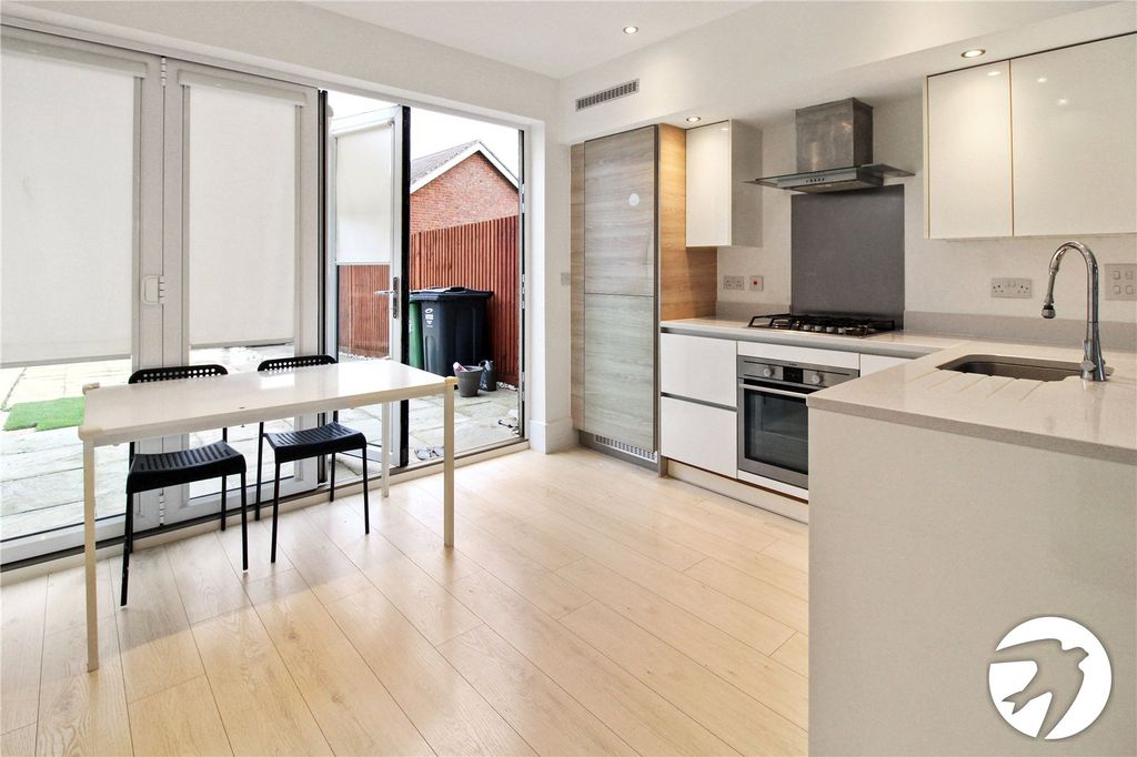 Property photo 3 of 11 Kitchen/Dining Area