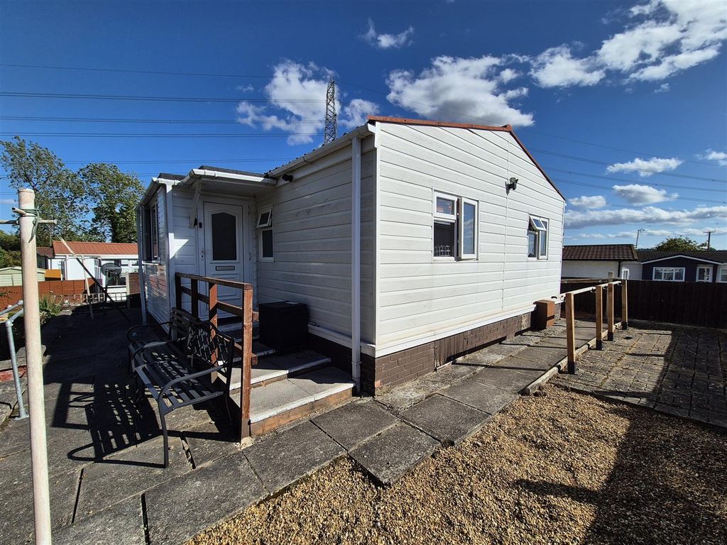 Property photo 1 of 10 Entrance