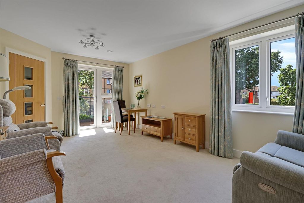 Property photo 1 of 17 04-3F9Fimg_10009-Medium.Jpg