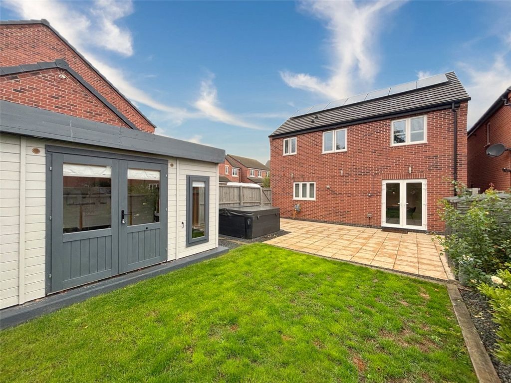 Property photo 2 of 18 Picture No. 21
